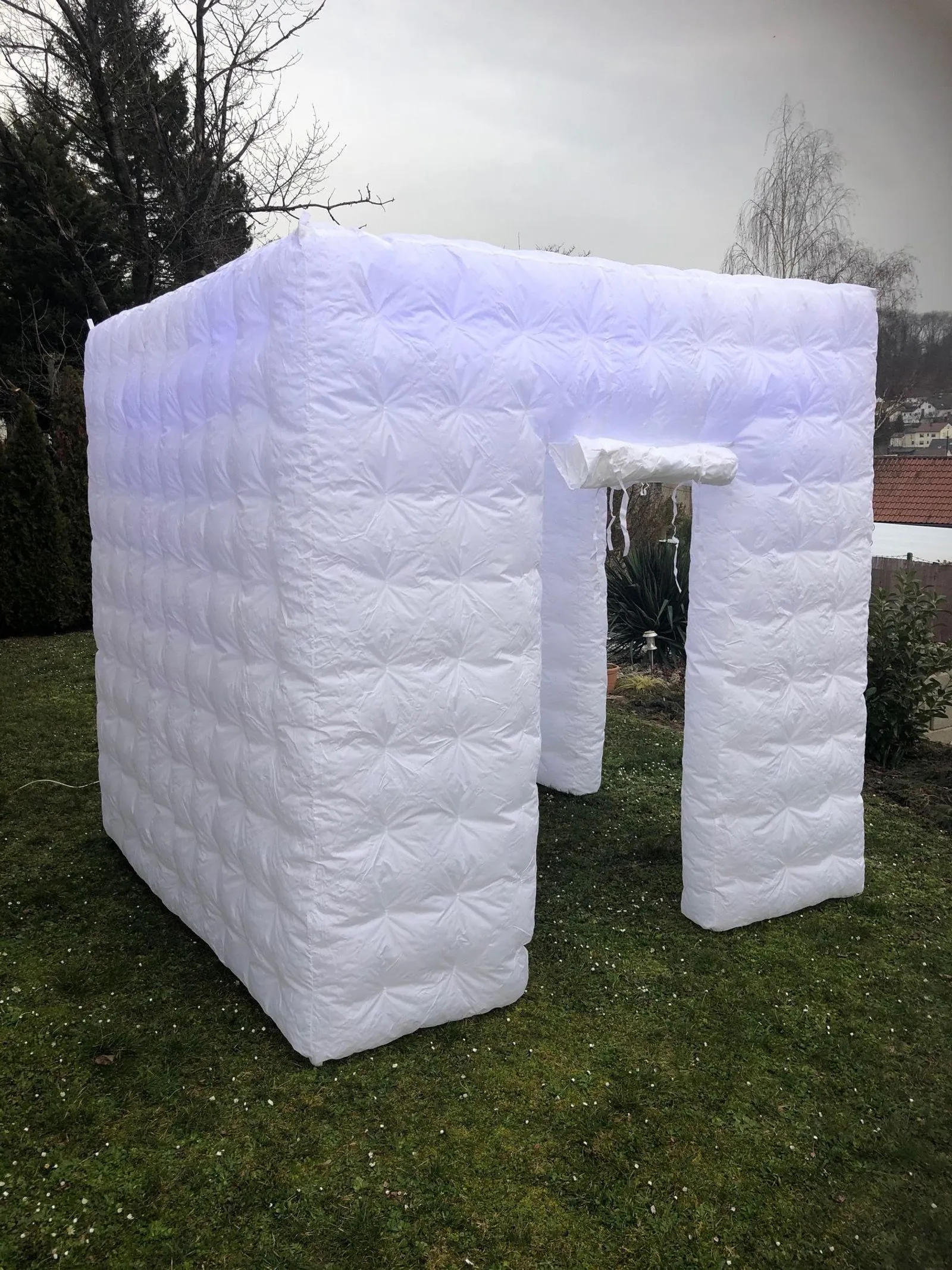 Leuchtender Pavillon Bild 3